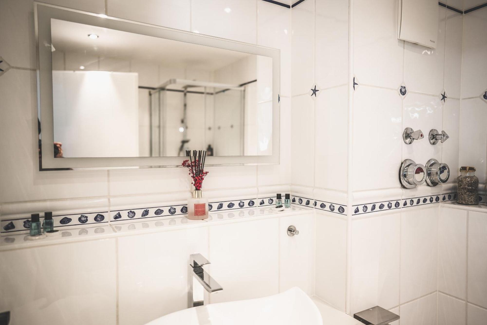 Luxus Maisonette Wohnung Am See, Wehome Premium Санкт-Леон-Рот Экстерьер фото