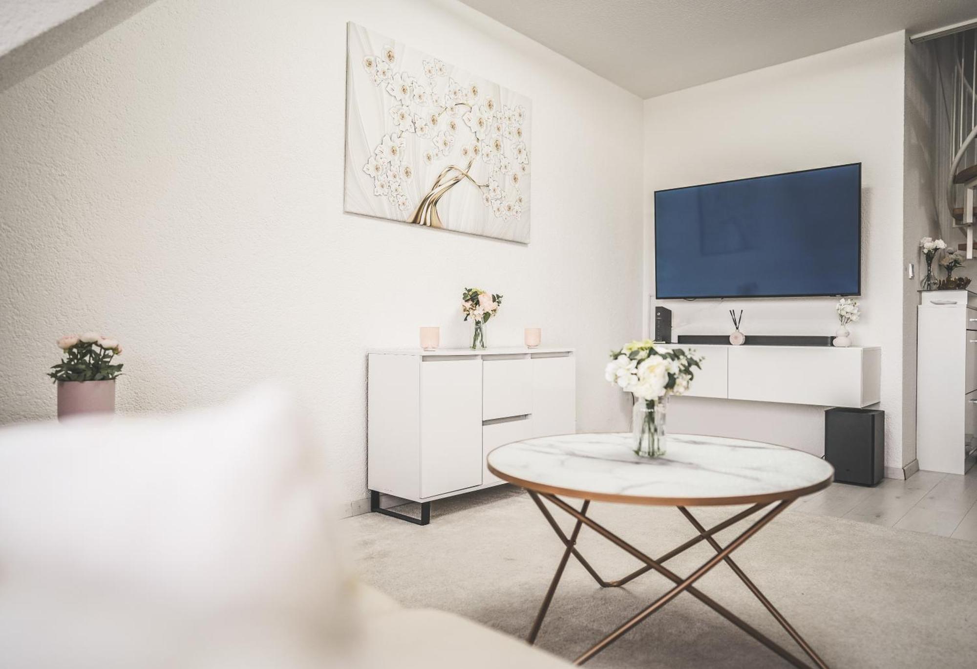 Luxus Maisonette Wohnung Am See, Wehome Premium Санкт-Леон-Рот Экстерьер фото