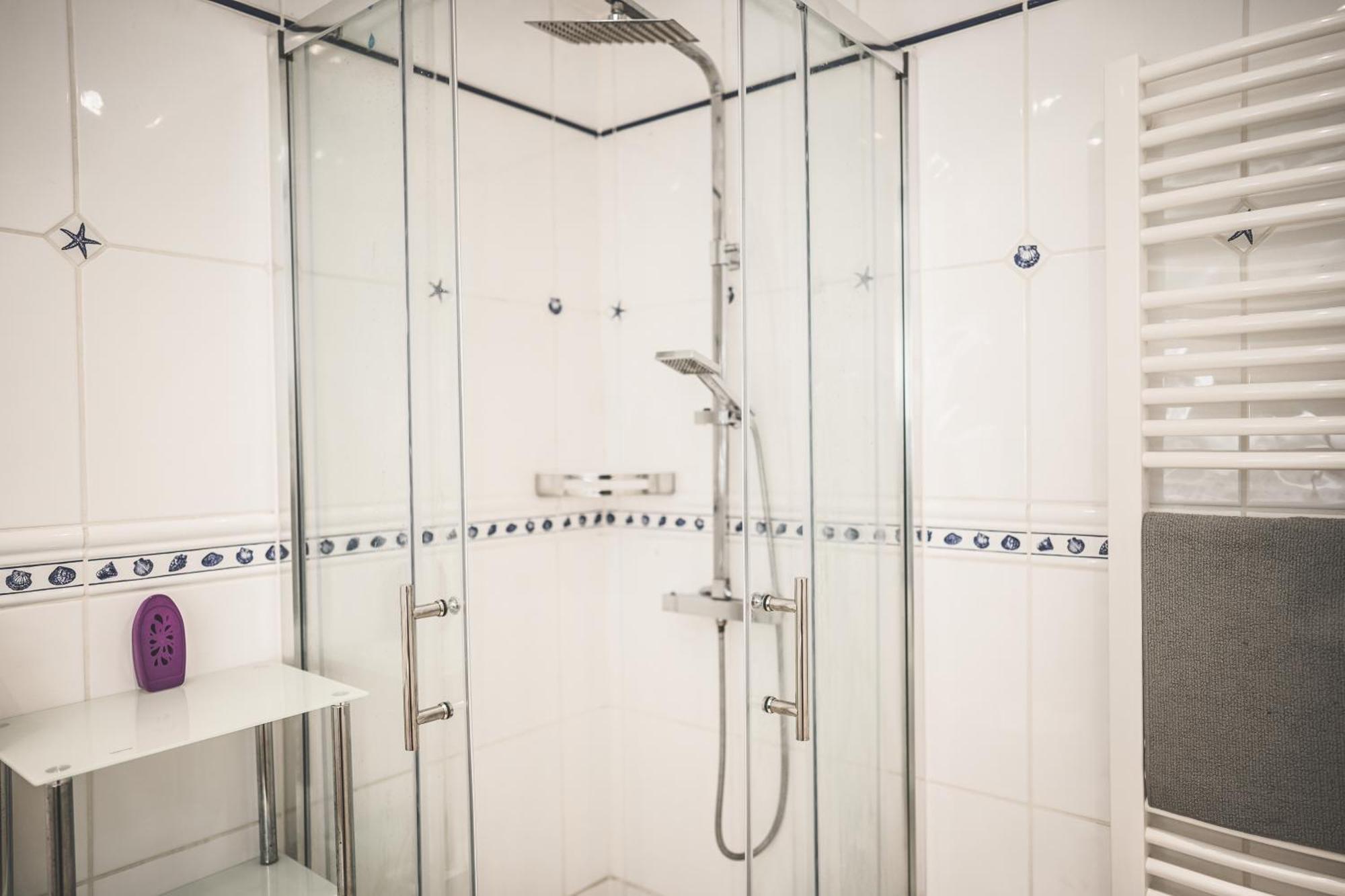 Luxus Maisonette Wohnung Am See, Wehome Premium Санкт-Леон-Рот Экстерьер фото